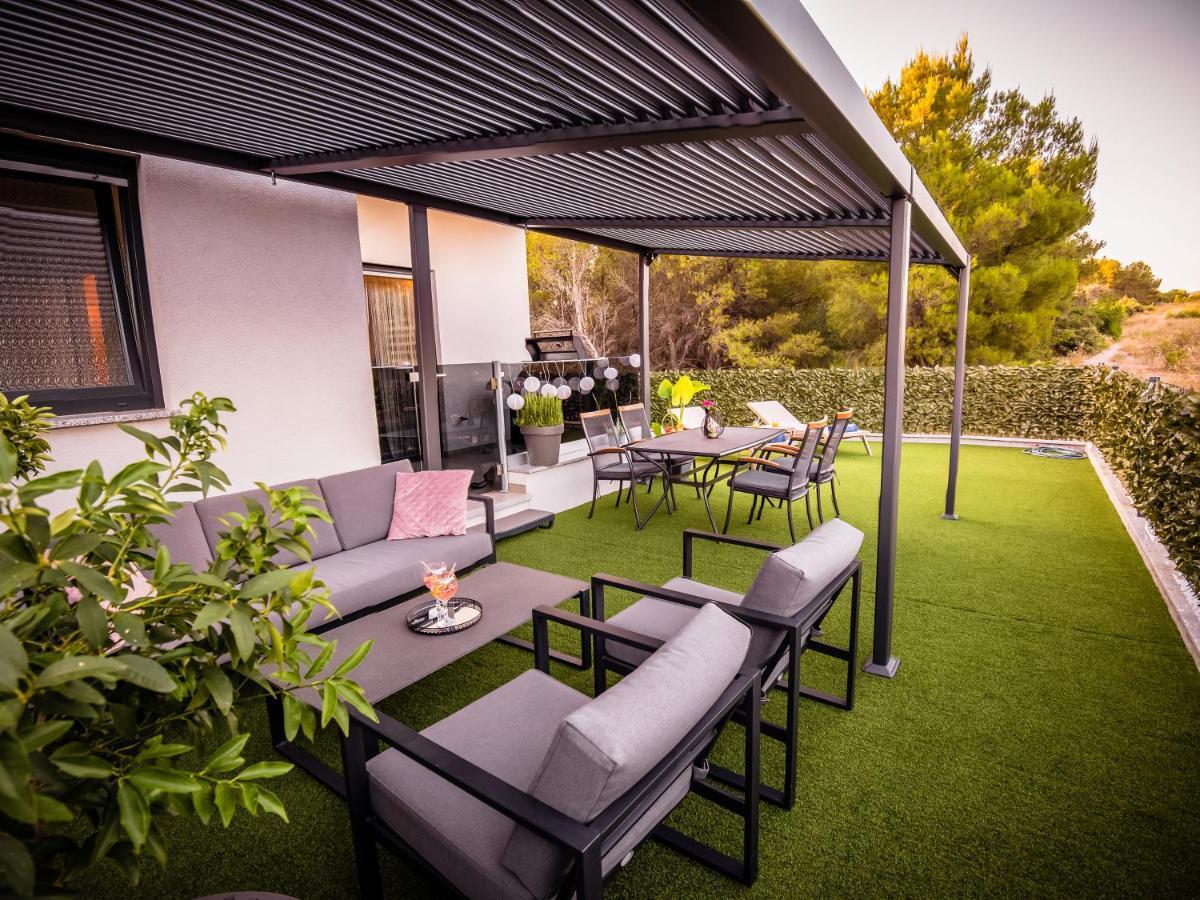 My Adriatic Place With Private Garden And Garage Sibenik Luaran gambar