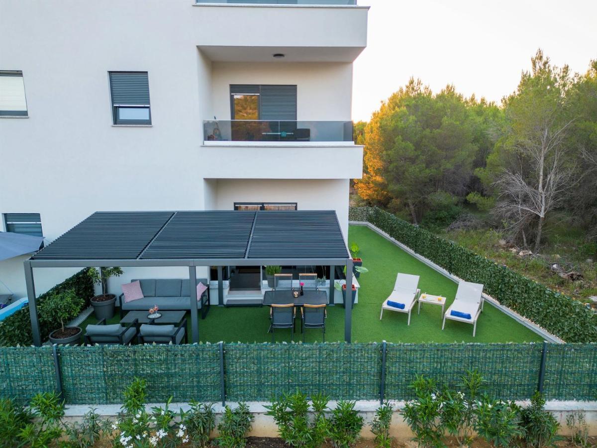 My Adriatic Place With Private Garden And Garage Sibenik Luaran gambar